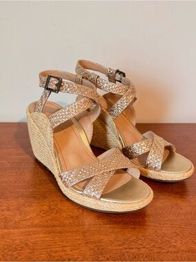 Vionic Women’s Wedge Sandals Gold Metallic Size 7.5 Strappy Bonita Platform NWOB